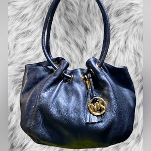 Michael Khors bucket draw bag